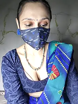 Snapshot of HONEY_BEBS chatting on January 2026 06:11:01 PM HONEY BEBS online show from January 2026 06:11:01 PM