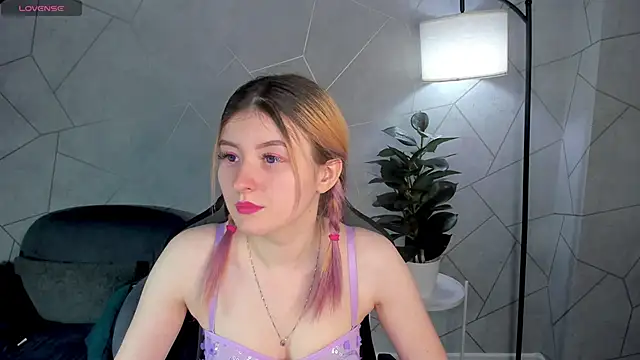 Diana Davis online show from November 2025 01:17:01 AM