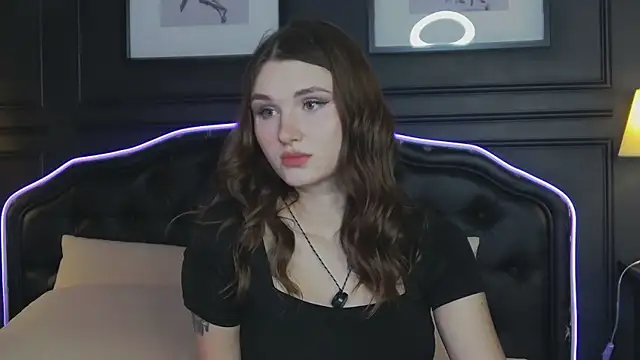 CrystalBrooks online show from November 2025 08:31:01 PM