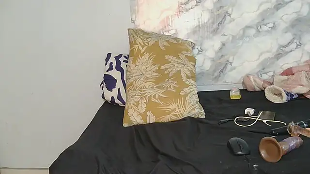 Snapshot of SexyZuluBarbie chatting on June 2026 11:05:01 AM SexyZuluBarbie online show from June 2026 11:05:01 AM