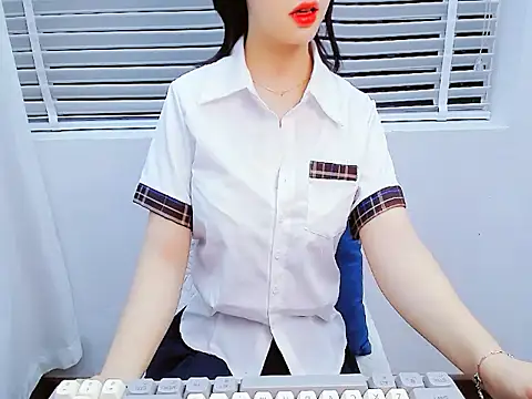 Cami99x online show from November 2025 12:38:02 PM