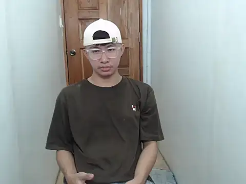 Snapshot of asiantwink0000 chatting on January 2026 08:35:02 PM asiantwink0000 online show from January 2026 08:35:02 PM