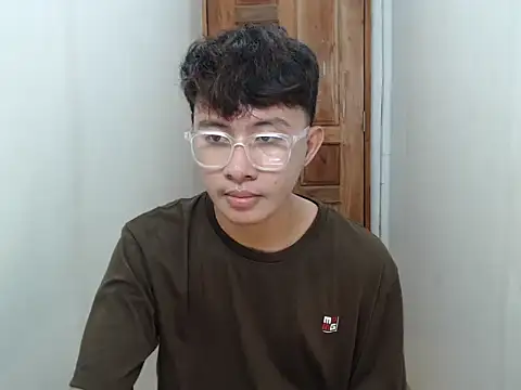 Snapshot of asiantwink0000 chatting on December 2025 04:08:01 PM asiantwink0000 online show from December 2025 04:08:01 PM