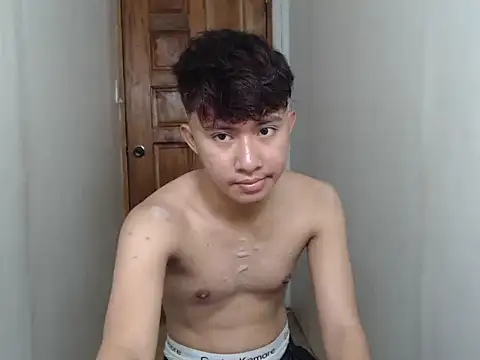 Snapshot of asiantwink0000 chatting on January 2026 12:04:01 AM asiantwink0000 online show from January 2026 12:04:01 AM