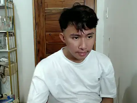 Snapshot of asiantwink0000 chatting on December 2025 08:20:02 AM asiantwink0000 online show from December 2025 08:20:02 AM