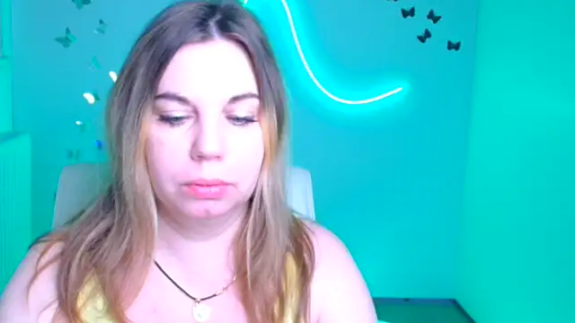 Snapshot of Amanda_Swannn chatting on December 2025 06:37:02 AM Amanda Swannn online show from December 2025 06:37:02 AM