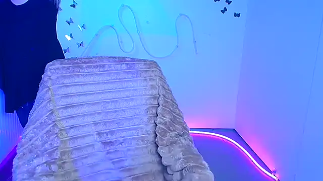 Amanda Swannn online show from March 2026 06:46:01 AM