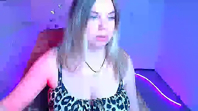 Amanda Swannn online show from March 2026 12:39:01 PM