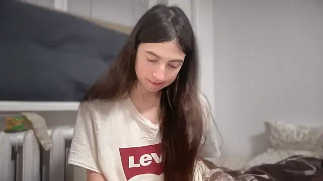 Snapshot of Aphr0ditee chatting on February 2026 04:08:01 PM Aphr0ditee online show from February 2026 04:08:01 PM