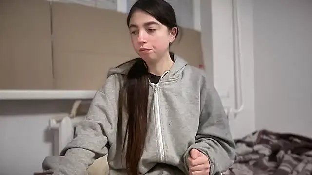 Snapshot of Aphr0ditee chatting on February 2026 05:17:01 AM Aphr0ditee online show from February 2026 05:17:01 AM