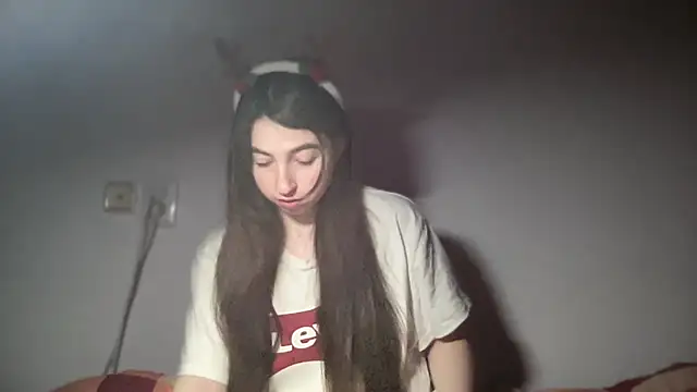 Aphr0ditee online show from January 2026 04:21:02 PM