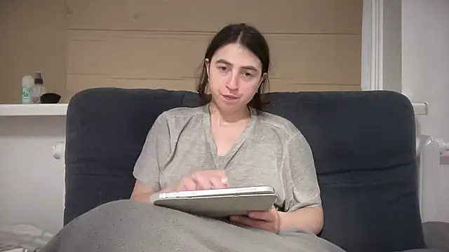 Aphr0ditee online show from July 2026 05:53:01 PM