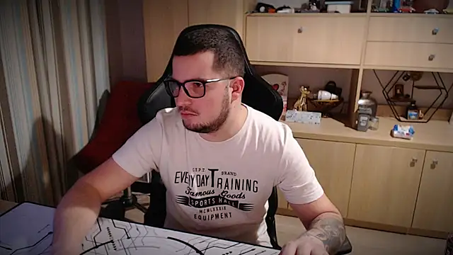 kevinnlovelly online show from December 2025 06:34:02 PM