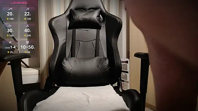 Snapshot of kevinnlovelly chatting on November 2025 06:19:01 PM kevinnlovelly online show from November 2025 06:19:01 PM