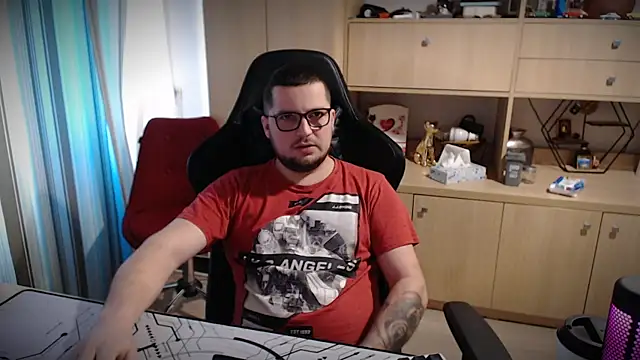 kevinnlovelly online show from December 2025 12:00:02 PM