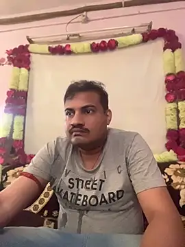 Saxymood1111 online show from April 2026 06:42:01 AM