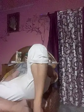 Saxymood1111 online show from April 2026 05:43:02 PM