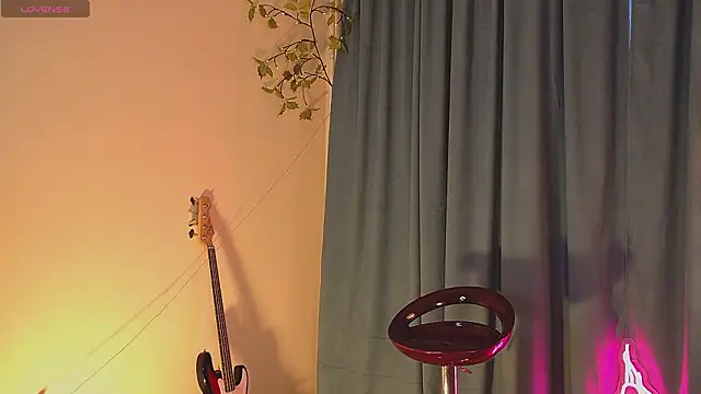 Jennifer Wiliams online show from March 2026 02:06:01 PM