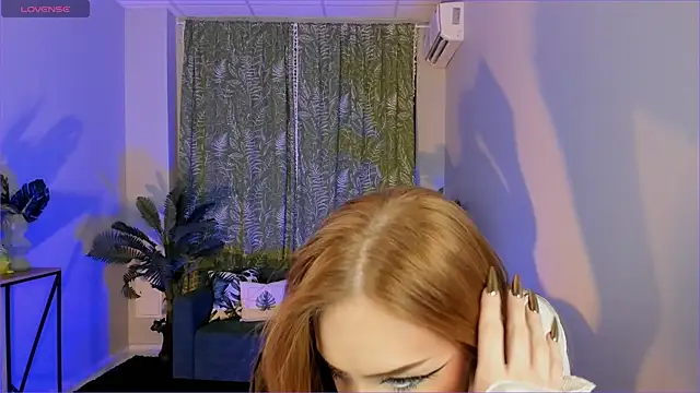 Snapshot of Jennifer_Wiliams chatting on December 2025 07:29:02 PM Jennifer Wiliams online show from December 2025 07:29:02 PM