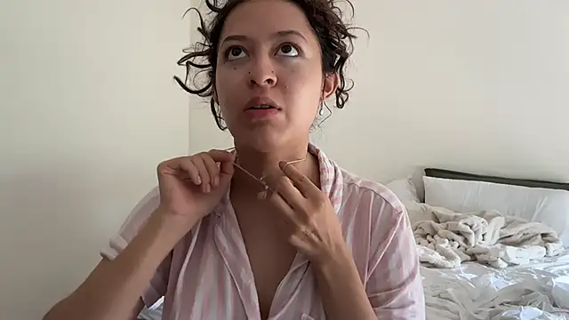 Snapshot of Alicatcua_ chatting on June 2026 05:19:02 PM Alicatcua online show from June 2026 05:19:02 PM
