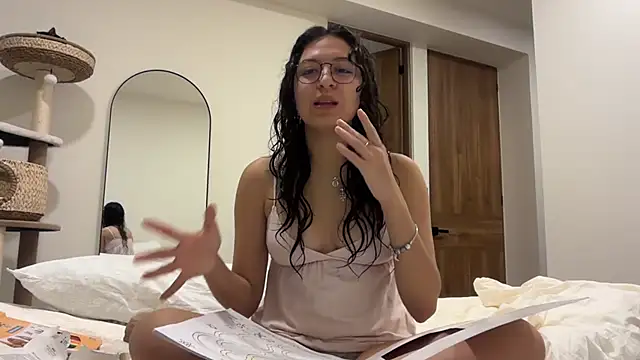 Snapshot of Alicatcua_ chatting on July 2026 02:42:02 AM Alicatcua online show from July 2026 02:42:02 AM