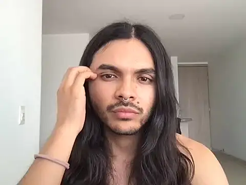 Snapshot of Lukathin chatting on December 2025 05:22:02 PM Lukathin online show from December 2025 05:22:02 PM