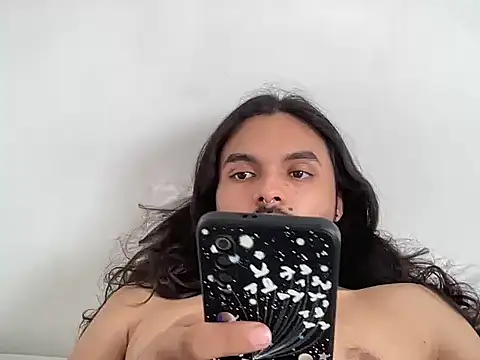 Snapshot of Lukathin chatting on November 2025 05:35:01 PM Lukathin online show from November 2025 05:35:01 PM