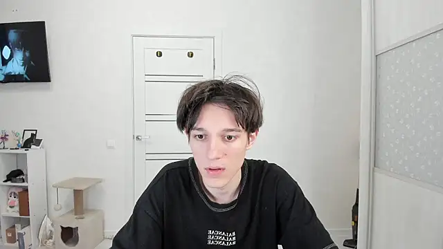 Mickleloveu online show from December 2025 04:19:01 PM