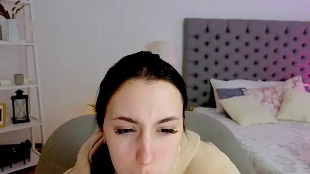 Snapshot of Miss__Linn chatting on February 2026 02:46:01 PM Miss Linn online show from February 2026 02:46:01 PM