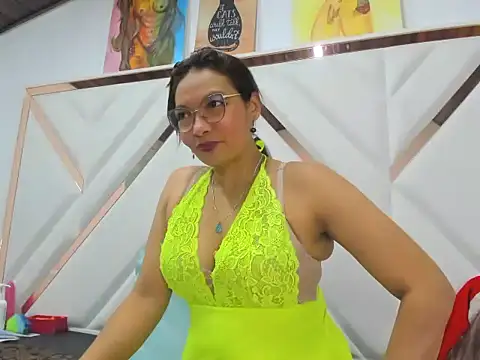 Valeria gil  online show from December 2025 11:36:02 PM