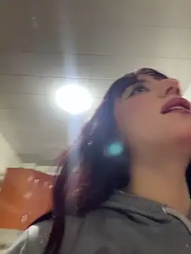 Mia fiire online show from May 2026 03:58:02 AM