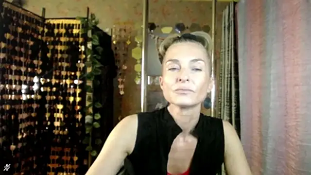 Soniakiss online show from July 2026 01:43:01 PM