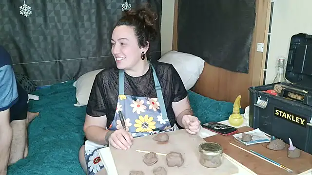 Snapshot of BBWorking chatting on December 2025 08:03:02 PM BBWorking online show from December 2025 08:03:02 PM