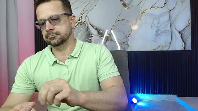 robert poison1 online show from January 2026 06:36:02 PM