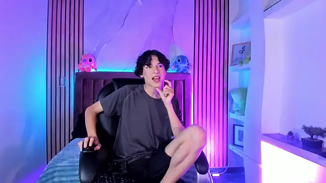 SthepanodiMonaco online show from April 2026 03:25:02 AM