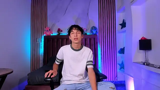 SthepanodiMonaco online show from January 2026 07:20:01 PM