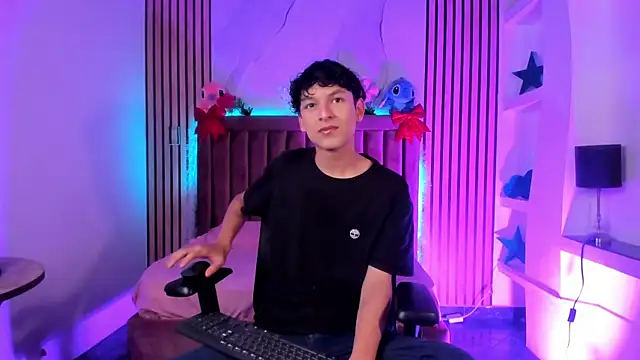 Snapshot of SthepanodiMonaco chatting on December 2025 07:41:02 PM SthepanodiMonaco online show from December 2025 07:41:02 PM