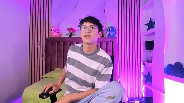 Snapshot of SthepanodiMonaco chatting on December 2025 07:23:02 PM SthepanodiMonaco online show from December 2025 07:23:02 PM