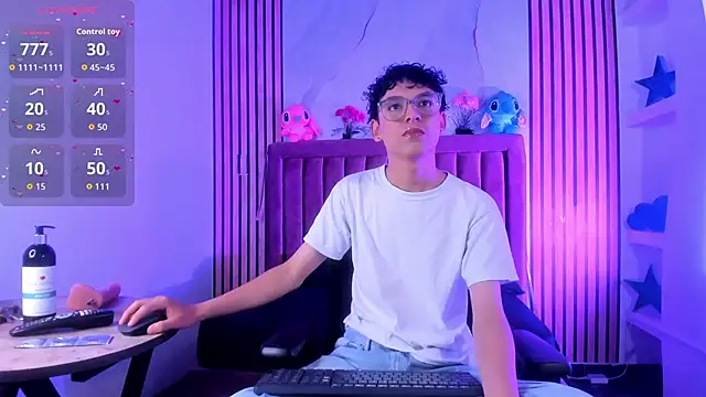 Snapshot of SthepanodiMonaco chatting on December 2025 07:24:01 PM SthepanodiMonaco online show from December 2025 07:24:01 PM