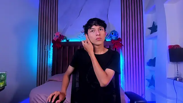 Snapshot of SthepanodiMonaco chatting on December 2025 07:52:02 PM SthepanodiMonaco online show from December 2025 07:52:02 PM