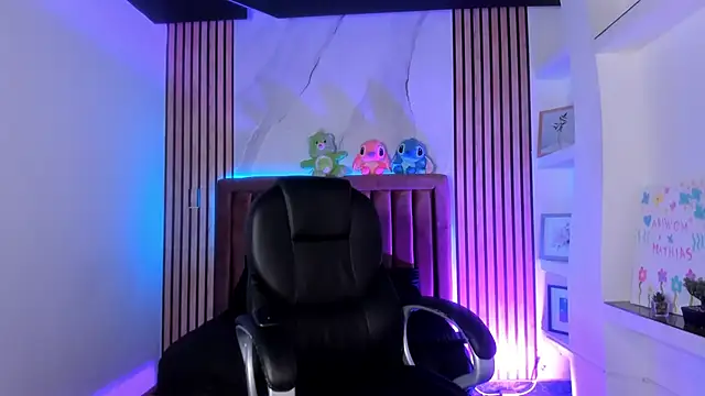 SthepanodiMonaco online show from April 2026 03:31:01 AM