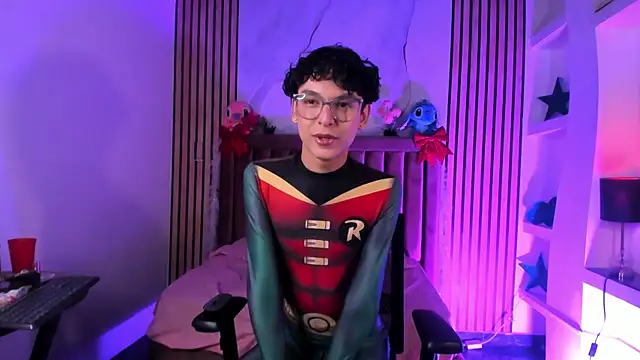 Snapshot of SthepanodiMonaco chatting on December 2025 08:04:02 PM SthepanodiMonaco online show from December 2025 08:04:02 PM