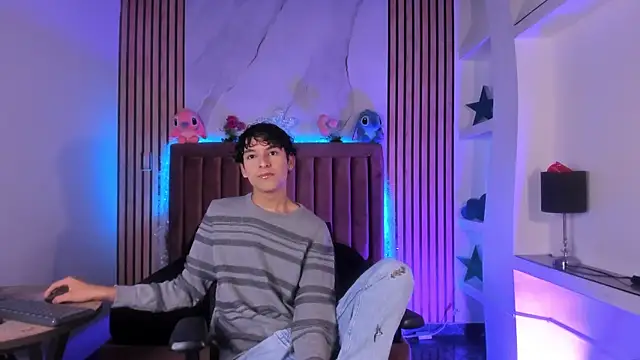 SthepanodiMonaco online show from January 2026 07:18:02 PM