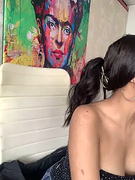 MiaScott Pink online show from December 2025 01:10:02 PM