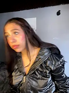 MiaScott Pink online show from December 2025 02:27:02 PM