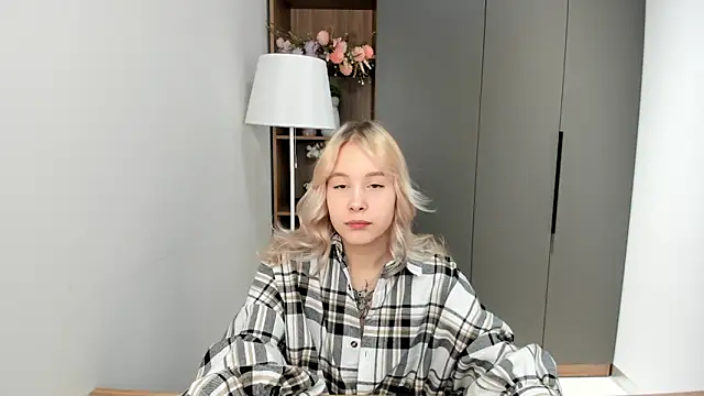 Snapshot of AunclreaVache chatting on November 2025 10:49:02 AM AunclreaVache online show from November 2025 10:49:02 AM