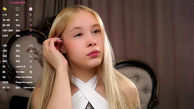 AunclreaVache online show from March 2026 02:01:01 AM