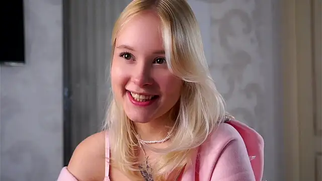 AunclreaVache online show from February 2026 03:47:01 AM