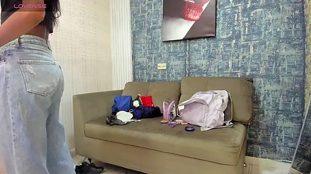 Brizza H033 online show from December 2025 09:08:02 PM