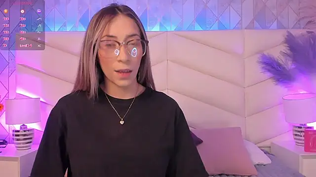 Lizzi Hotman  online show from April 2026 08:24:02 PM